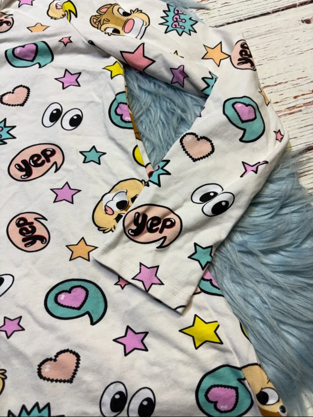 Disney Parks Chip ‘n Dale Long Sleeve Pajama Top sz S - Picture 4 of 8